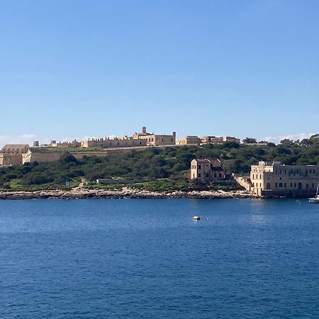 דירות Charming Central Townhouse In Sliema Steps From Promenade And Sliema Ferry מראה חיצוני תמונה