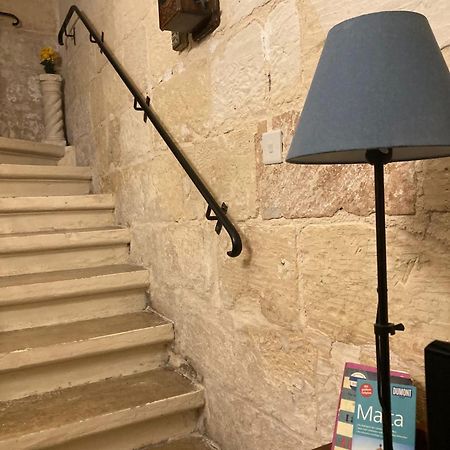 דירות Charming Central Townhouse In Sliema Steps From Promenade And Sliema Ferry מראה חיצוני תמונה